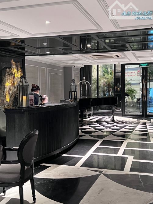 Bán khách sạn Phố cổ, mặt phố Hàng Bè, Cầu Gỗ 160m2, 11 tầng, 4 sao, tuyệt đẹp, 162 tỷ.