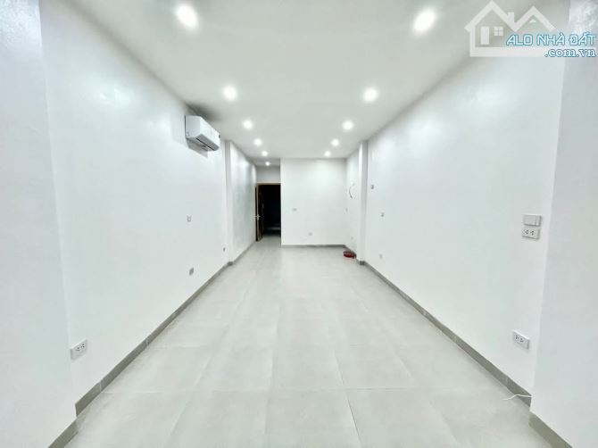 Nhà  phố Trần Cung. Gara ô tô, Ô TÔ tránh.  Kinh doanh. Than 52m2 7 tầng. Mt 3,8m. 18,8 t - 17