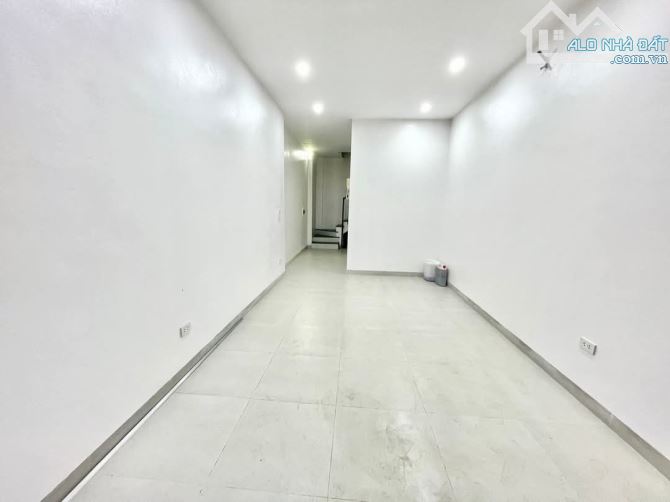 Nhà  phố Trần Cung. Gara ô tô, Ô TÔ tránh.  Kinh doanh. Than 52m2 7 tầng. Mt 3,8m. 18,8 t - 20