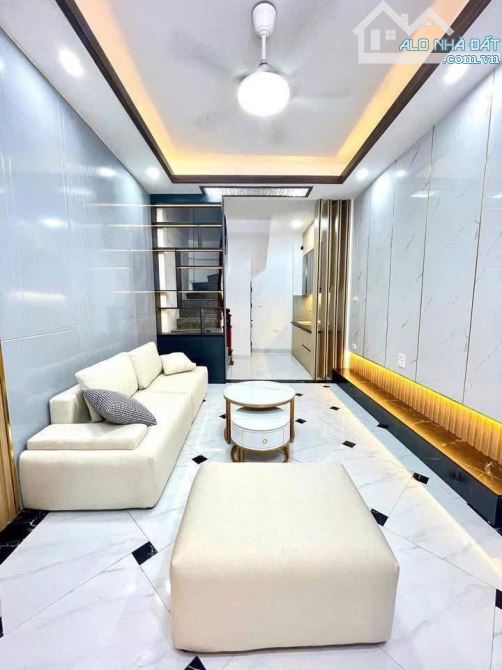 CẦN BÁN NHÀ MẶT PHỐ SIÊU VÍP CẦU GIẤY- VỈA HÈ KHỦNG - KINH DOANH S - 2