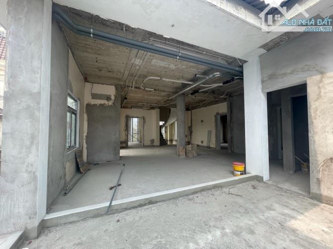 Bán biệt thự lô góc Ciputra – KĐT Nam Thăng Long, 650m², 4 tầng, MT 28M- giá 220 tỷ - 2