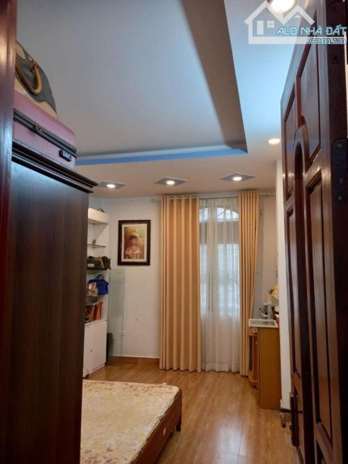 14 TỶ - 50M² - PHÂN LÔ VỈA HÈ - GẦN GA TÀU ĐIỆN - CÁCH PHỐ QUANG TRUNG 50M Nhà 4 tầng - 2