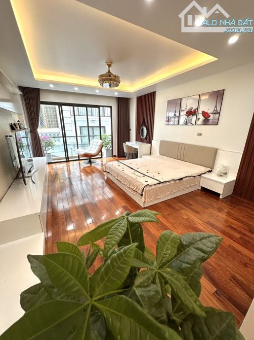 Bán nhà Huỳnh Thúc Kháng,Pháo Đài Láng - 81m2 - 22 phòng ngủ full đồ - ngõ ba gác - 24,99 - 2