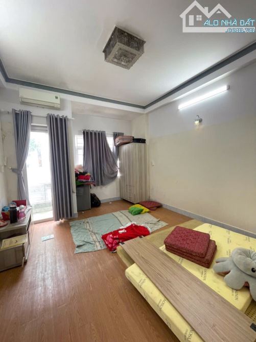 BÁN NHÀ QUẬN 8 -  CĂN GÓC  - HẺM XE HƠI - DÒNG TIỀN SẴN 16TR/THÁNG - CHỈ 5.7 TỶ. - 2