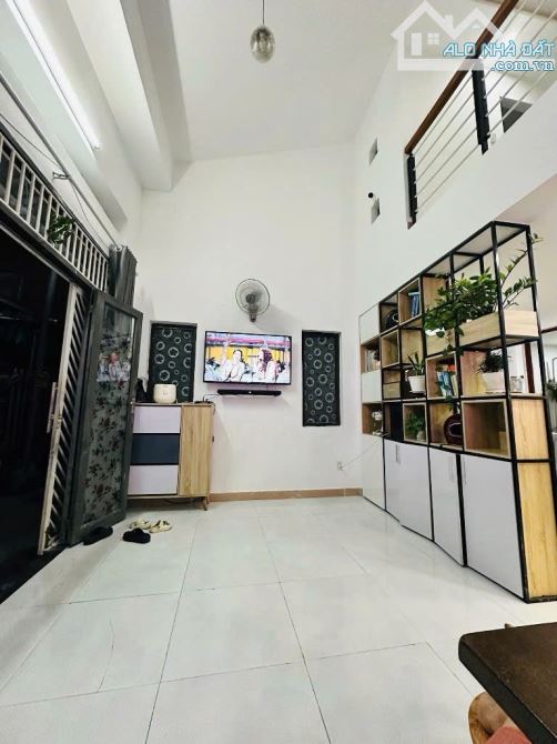 CHỦ SỤP HẦM BÁN NHÀ ĐƯỜNG HUỲNH NGỌC HUỆ 2 MẶT KIỆT CHỈ NHỈNH 2 TỶ - 2