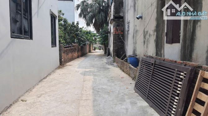 thôn Tằng My. sát bìa làng. cách VĐ3 chỉ 400m. full thổ. 55tr/m2 - 2