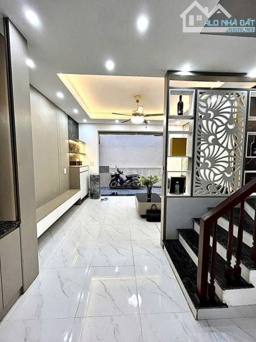 Bán nhà Hồ Tùng Mậu Lô góc gần phố 6 tầng DT 45m giá 9 tỷ - 2