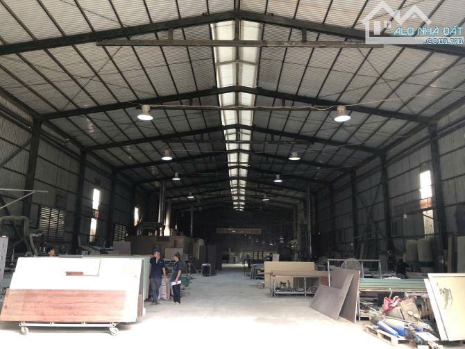 Cho thuê 2500m2 kho xưởng giá rẻ duy nhất tại Quốc Oai. Giá thuê 45 nghìn/m2/tháng - 2