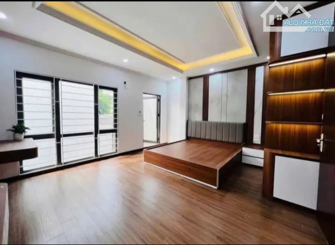 CẦN  TIỀN XỬ LÝ CÔNG VIỆC BÁ.N GẤP NHÀ 5 TÂNG - 2