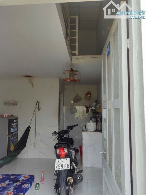 BÁN DÃY TRỌ 3 MẶT TIỀN – 10 PHÒNG + 2 KIỐT NGAY KCN THÀNH THÀNH CÔNG – THU NHẬP ỔN ĐỊNH 20 - 2
