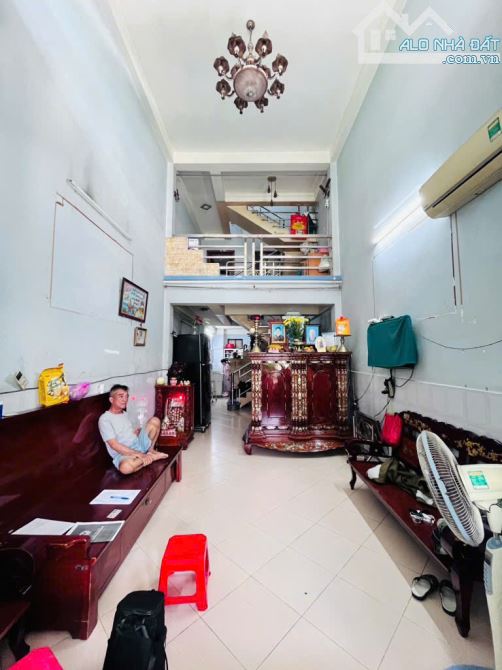 Bán nhà 3 tầng mặt tiền đường Hồ Thành Biên gần đường Phạm Hùng P5Q8 chỉ nhỉn 7 tỉ - 2
