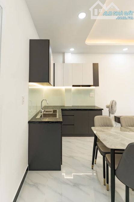 Bán nhà ngay Bạch Đằng, Bình Thạnh. Giá: 2 tỷ 510tr/ 68,2m2, sổ riêng, gần đại học HUTECH - 2