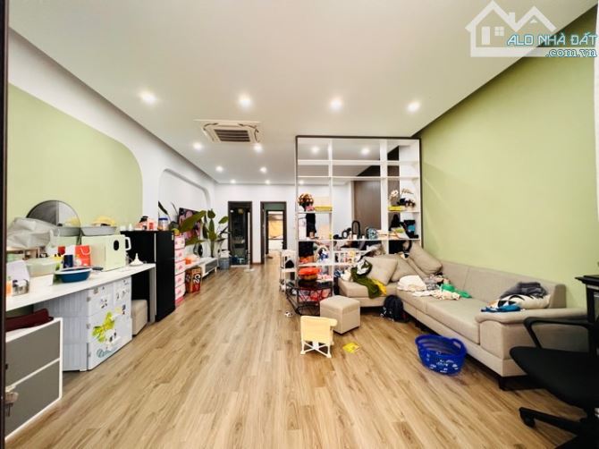 Cần Bán Nhà Phố Tư Đình Long Biên (Khu Phân Lô Quân Đội), 84m2, Ô tô, giá 17 tỷ 200. - 2