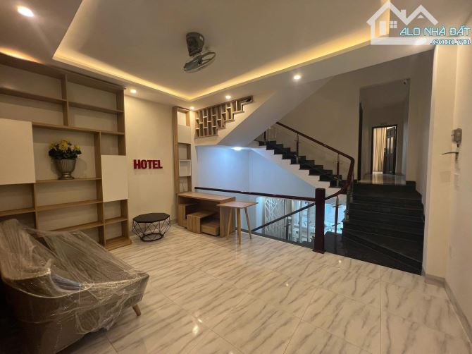 Một toà căn hộ duy nhất 5 tầng- 9 phòng View trực diện biển đường Trường Sa -Giá chỉ 13t - 2