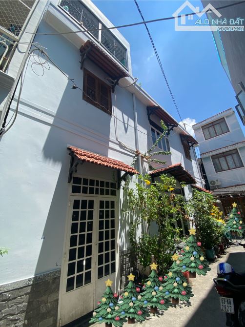 Cần tiền bán nhà 46m2, 2 mặt tiền hẻm Binh Thạnh - 2
