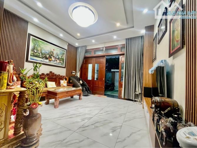 Bán nhà 4 tầng 10m5 Lê Sỹ,Hòa Xuân,Cẩm Lệ giá bán 8 tỷ 1 - 2