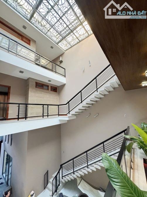 CHO THUÊ NHÀ PHỐ CAO CẤP - MẶT TIỀN LỚN 8M X 22M - 4 TẦNG 5PN - LAM SƠN, Q. TÂN BÌNH - 2