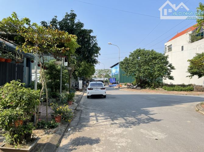 Bán gấp lô góc hai mặt tiền, DT 150m2 tại khu 31ha, TT Trâu Quỳ, giá cực tốt, vị trí đẹp. - 2