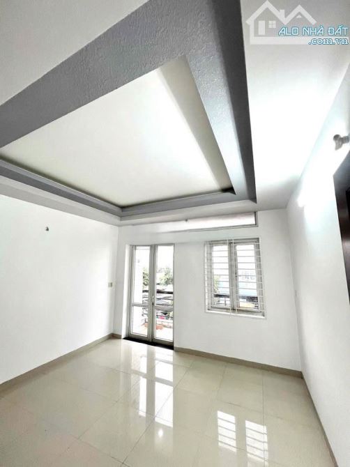 Nhà mặt tiền Nguyễn Thái Bình, DT 4,5 x 16, trệt 3 lầu, 6pn, 5wc, giá 29 tr - 2