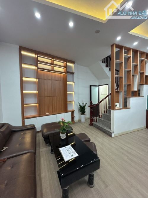 BÁN NHÀ ĐẸP PHỐ ĐẶNG VŨ HỶ – 32m2 x 5 Tầng, Mặt Tiền 4m – Chỉ Nhỉnh 5 Tỷ - 2