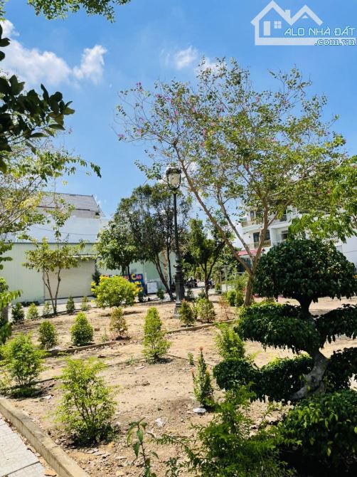 Bán đất full thổ cư 115m2(6x19m), đường 12m thông, 7.4 tỷ, ngay Hoàng Hữu Nam, Thủ Đức - 2