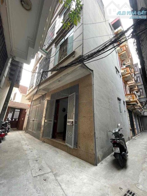 🏠 Bán nhà 4 tầng đẹp, mặt tiền 4.5m, phố Bùi Xương Trạch – Giá chỉ nhỉnh 6 tỷ! - 2