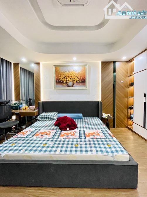 Cực hiếm - Nguyễn Chí Thanh, Ba Đình - Nhà phân lô - ngõ ô tô đỗ cửa - 42m x 5T, 16.5 tỷ - 2