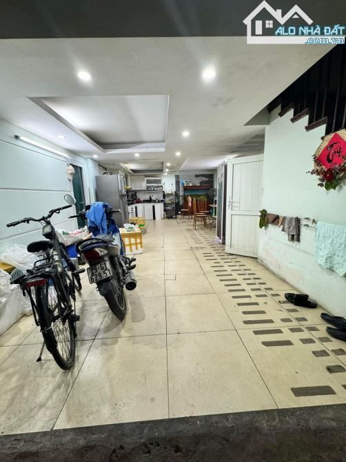 Cực hiếm - Bán nhà  Đường Bưởi, Ba Đình - Nhà phân lô - ngõ ô tô đỗ cửa - 42m x 5T, 16 tỷ - 2