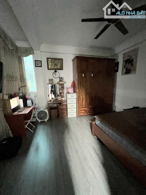 Nhà đẹp Khâm Thiên tặng nội thất 35m2-5 tầng ngõ to và nông - 2