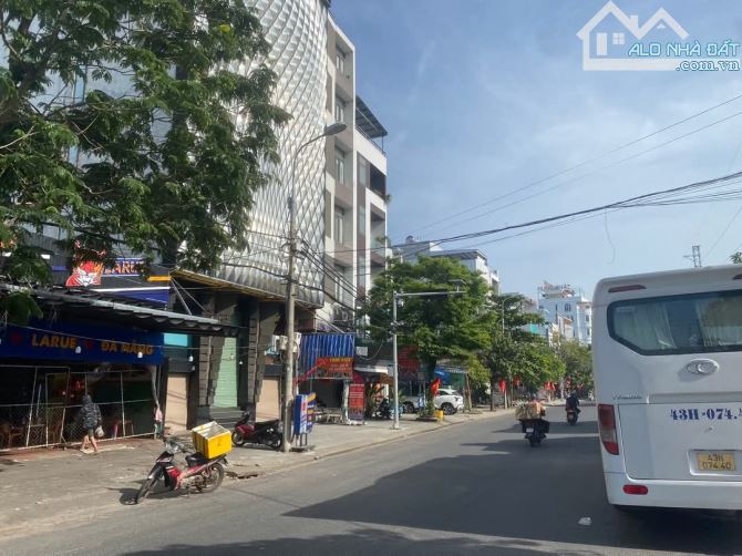 Đất MT_Chính Hữu ,Sơn Trà  cạnh Dương Đình Nghệ,S=645m2 ngang 14m —- G I Á : 66 Tỷ - 2