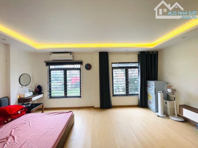 SIÊU PHẨM HÀ ĐÔNG CÓ THANG MÁY, 5 TẦNG, MẶT TIỀN 5.5M, GẦN CHỢ, GẦN NGÃ 5 HÀ TRÌ GIÁ 7.6 T - 2