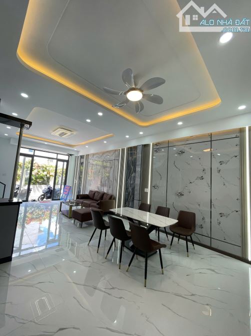 NHÀ LẦU HIỆN ĐẠI PHƯỜNG TÂN TRIỀU - 2