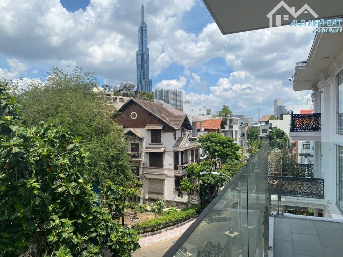 Bán căn Biệt Thự 3 Lầu ST, 590m2 mới đẹp, đối diện Landmark 81 Giá 150 Tỷ TL - 2