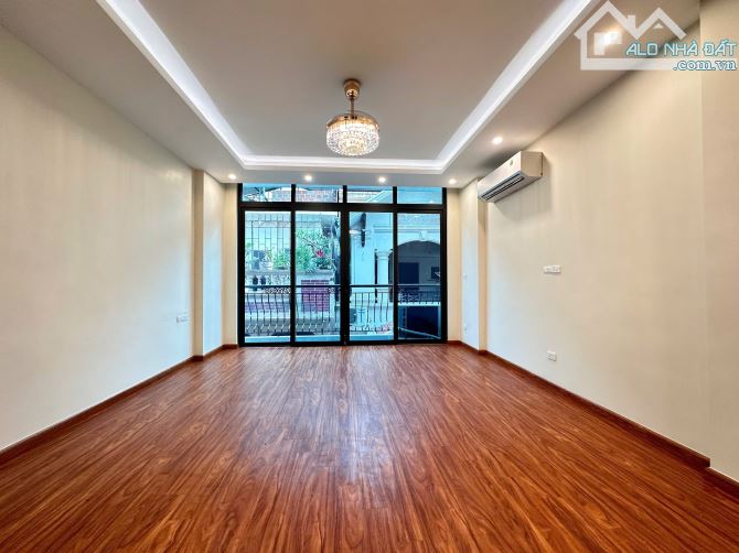 Trung tâm Đống Đa, phố Chùa Láng nhà đẹp ô tô ngủ trong nhà: 51m2, 6 tầng, MT 4.7m, 16 tỷ - 2