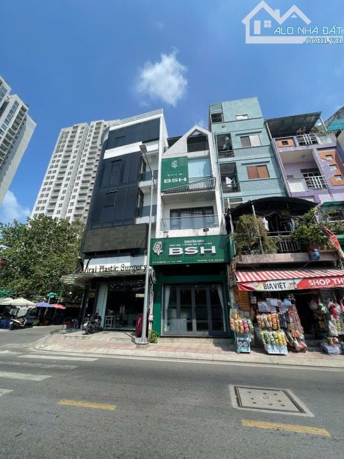 Cho thuê nhà đường Thành Thái, P14, Q10 - DT: 4x12m - 3 lầu giá 32 triệu/tháng. - 2
