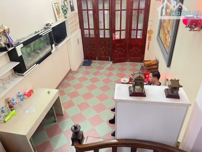 Nguyễn Chí Thanh- Lô góc - Ngõ trải nhựa nông thoáng - Nhà dân xây chắc chắn - Hai mặt ngõ - 2