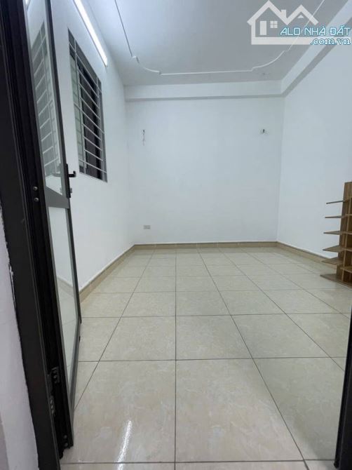 Bán Nhà 5Tầng Nguyễn Văn Cừ Long Biên | Không Gian Rộng Vị Trí Trung Tâm | 6,8 Tỷ - 2