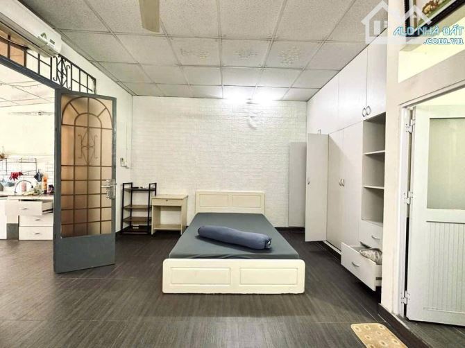 BÁN NHÀ LÊ VĂN SỸ - P12-Quận 3 ,71M2 .5TầNG .Đang có dòng cho thuê lên tới 60tr/tháng - 2