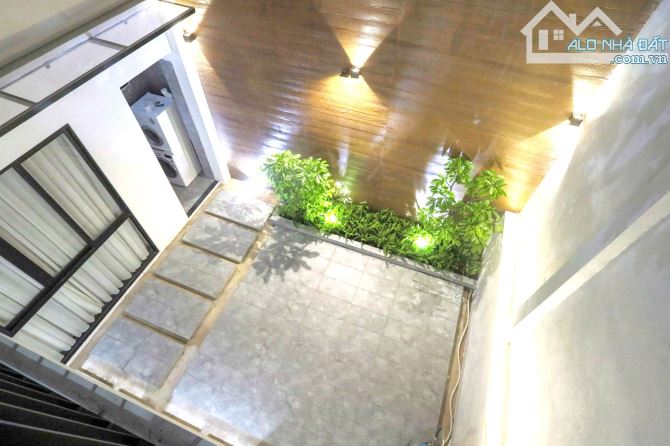 Hàng Hiểm MT Ngay Phố Ẩm Thực Phan Xích Long, P7, Phú Nhuận, 130m2, Cấp 4, 27 Tỷ - 2
