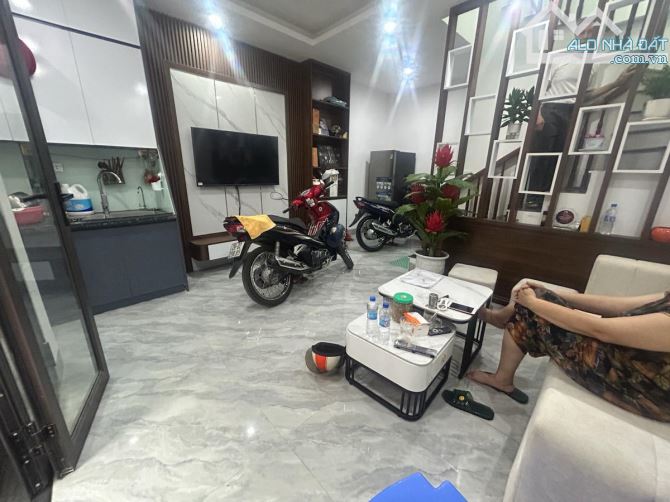BÁN NHÀ TÂN MAI - 47.8M2, 5 TẦNG, NGÕ THÔNG, 10M RA OTO TRÁNH, NHÀ ĐẸP Ở LUÔN - 2