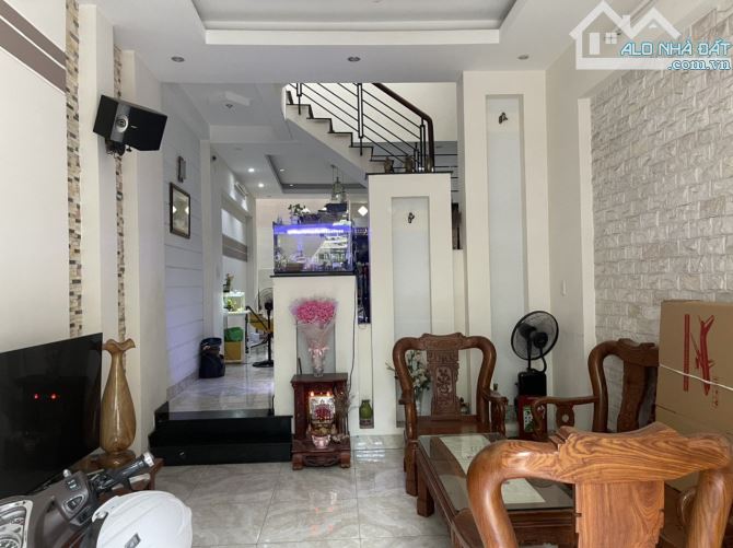 Bán nhà hẻm Chánh Hưng Phường 4 Quận 8. Nhà hẻm thông thoáng, gần Chợ Tạ Quang Bửu - 2