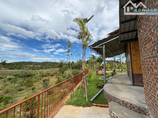Đất cách sân bay Liên Khương, Đức Trọng chỉ 6km, sẵn nhà nhỏ xinh view đẹp giá chỉ 2tỷ9 - 2
