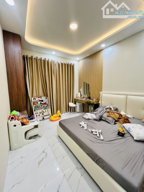 HẺM NHỰA 1/ 8M GÒ DẦU ( CÁCH MT 50M ) - 66M2 - 4 TẦNG MỚI BTCT ĐÚC KIÊN CỐ CHỈ 9.X TỶ TL - 2