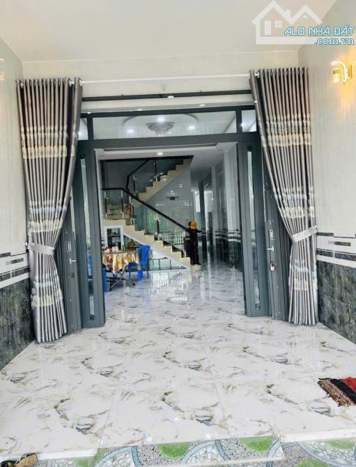Kẹt tiền bán nhà cho thuê ở Chợ Bà Điểm Hóc Môn 4x20 ( 80m2 ) 820 TRIỆU Sổ hồng riêng - 2