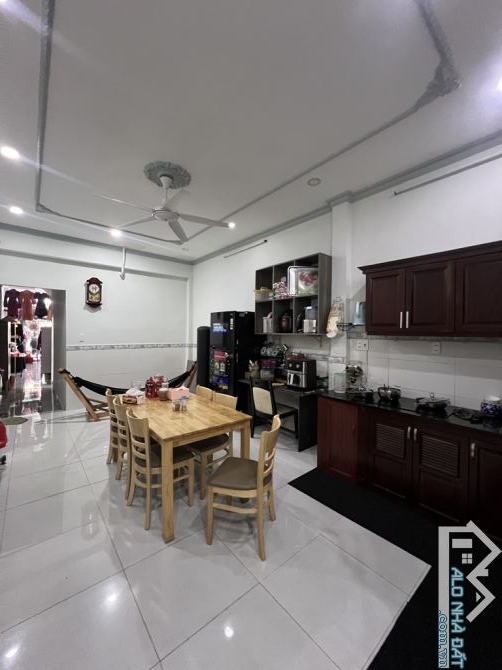 Mặt tiền kinh doanh ngay Lê Văn Quới, BHHA, Bình Tân, 70m² (4 x 17.5) x 3 tầng, giá 9.68 t - 2