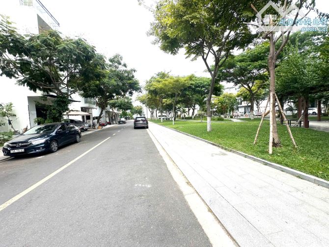 - Bán Lô góc vip view công viên VCN Phước Long 1 - 2