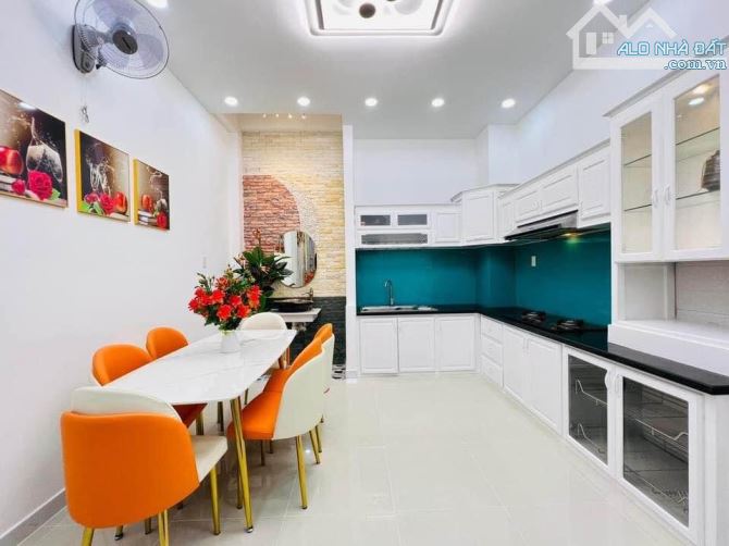 Mặt tiền xe hơi Bùi Minh Trực, ngang 4m5, Nhà đẹp lung linh chỉ 9 tỷ nhỉnh - 2