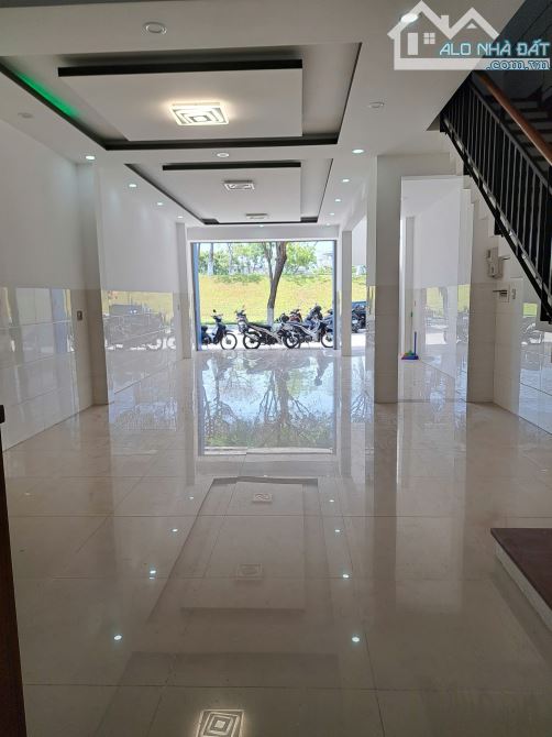 🎑🎑CHO THUÊ NHÀ 4 TẦNG RỘNG 150M2 ĐẤT MẶT TIỀN NẠI NAM - 2