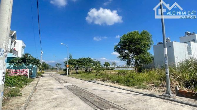 Cần bán 2 lô liền kề TĐC Hòn Rớ 2, phía sông,  cách mặt đường tất thành 50m - 2