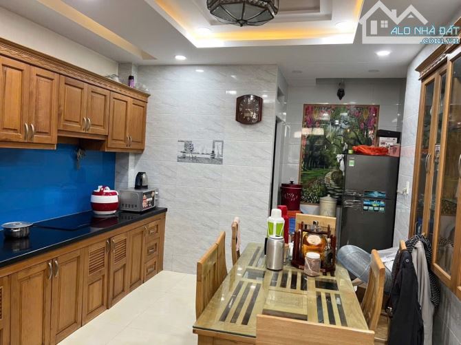 Q.TÂN BÌNH-P15- HOÀNG BẬT ĐẠT- 5 TẦNG BTCT- Ô TÔ NGỦ TRONG NHÀ- 54M2- 5PN & 5WC- 7.8 Tỷ TH - 2